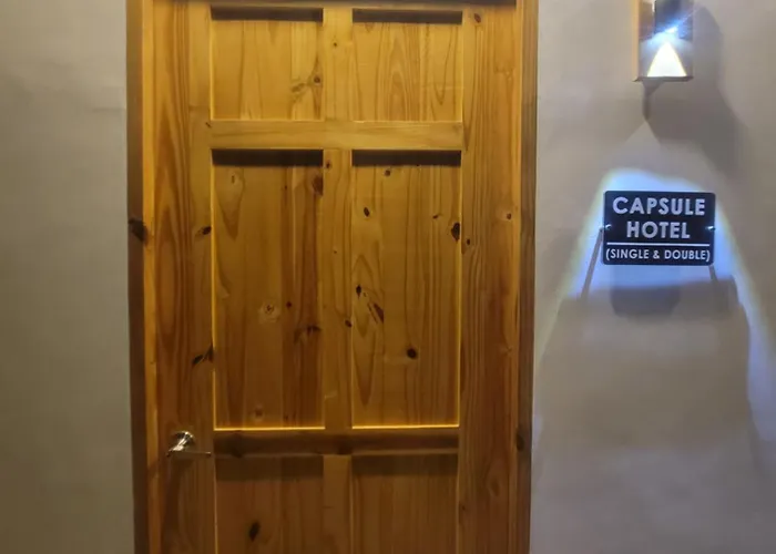 Hotel a capsule Capsule In With Super Fast Wifi & Generator