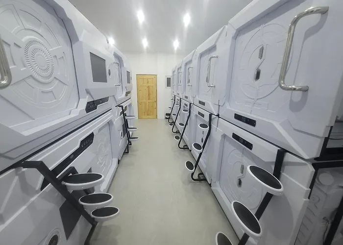 Capsule In With Super Fast Wifi & Generator Hotel a capsule *