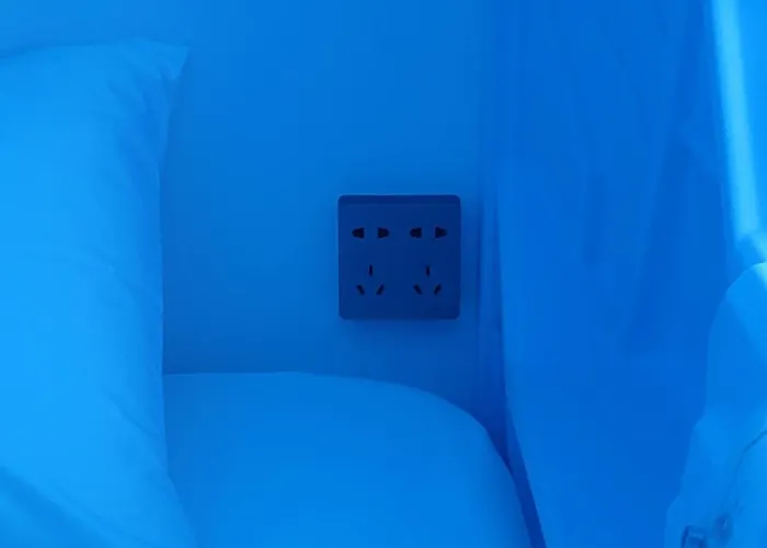 Hotel a capsule Capsule In With Super Fast Wifi & Generator *