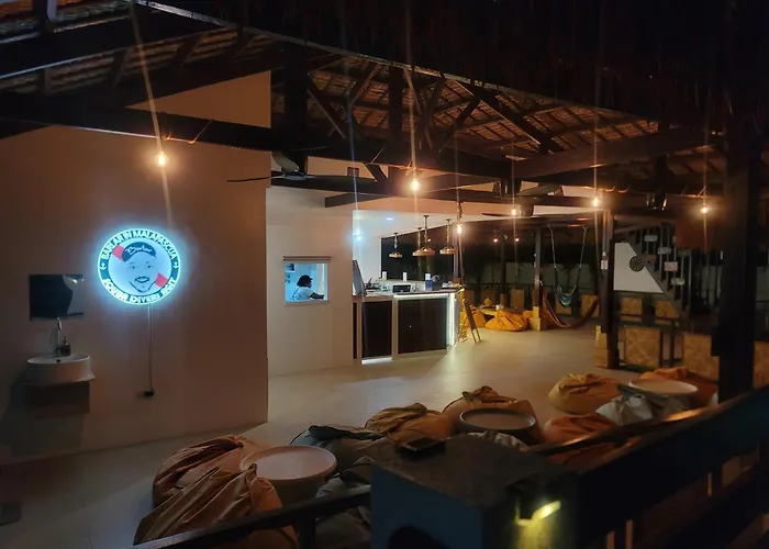 Hotel a capsule Capsule In With Super Fast Wifi & Generator