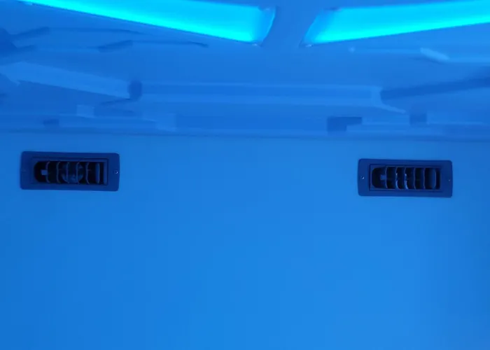 Capsule In With Super Fast Wifi & Generator