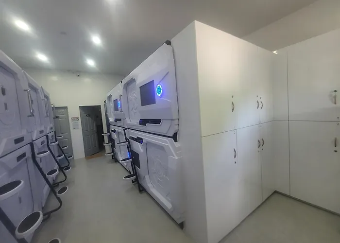 Hotel a capsule Capsule In With Super Fast Wifi & Generator *